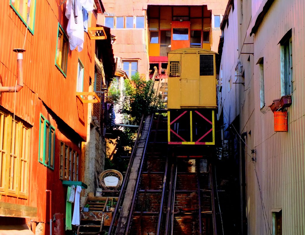 Ascensor_Mariposa_Valparaiso CC BY-SA 3.0 Yanquele Arévalo