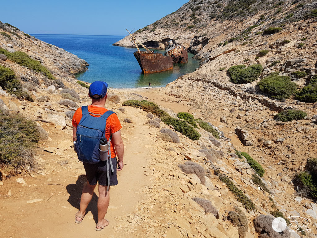 La platja del vaixell abandonat d'Amorgos - wetravelcat