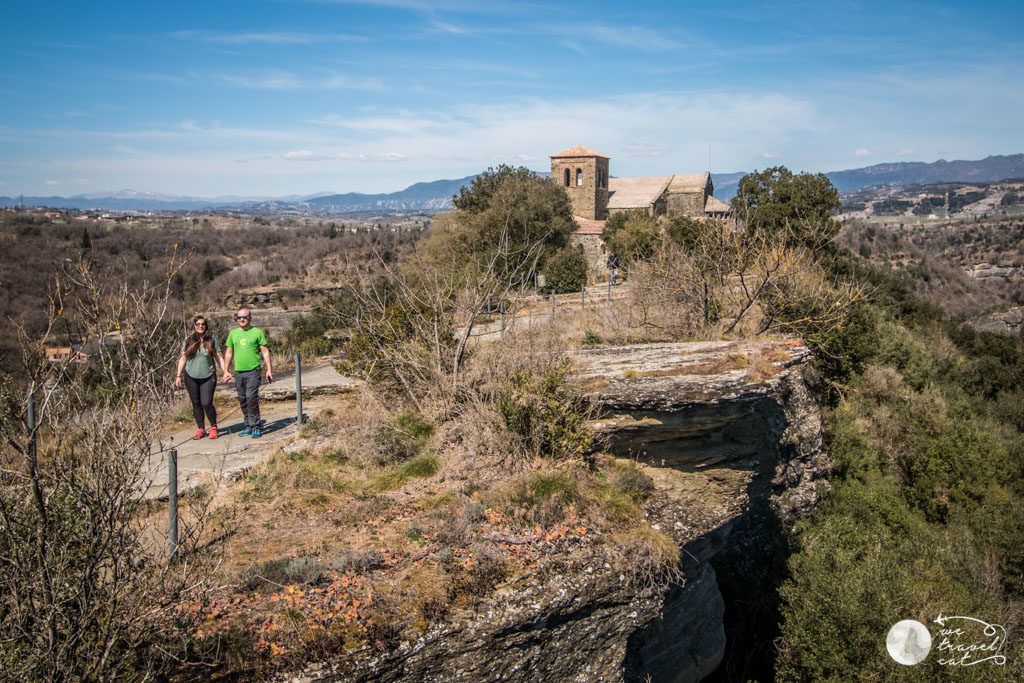 El monestir de Sant Pere de Casserres, vistes als cingles de Tavertet - wetravel.cat