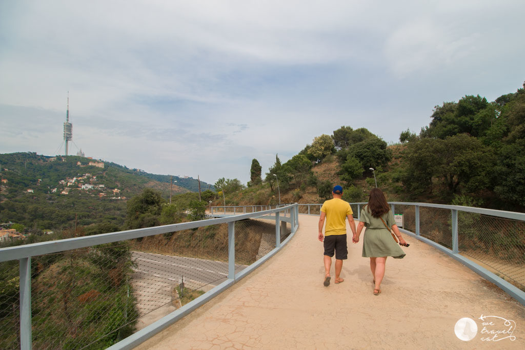 En Carles i la Cris del blog de viatges en català wetravelcat a la carretera de les Aigües - wetravelcat