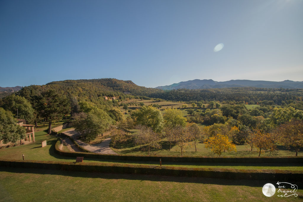 El parc del castell de Montesquiu, excursions de tardor per Osona - wetravel.cat